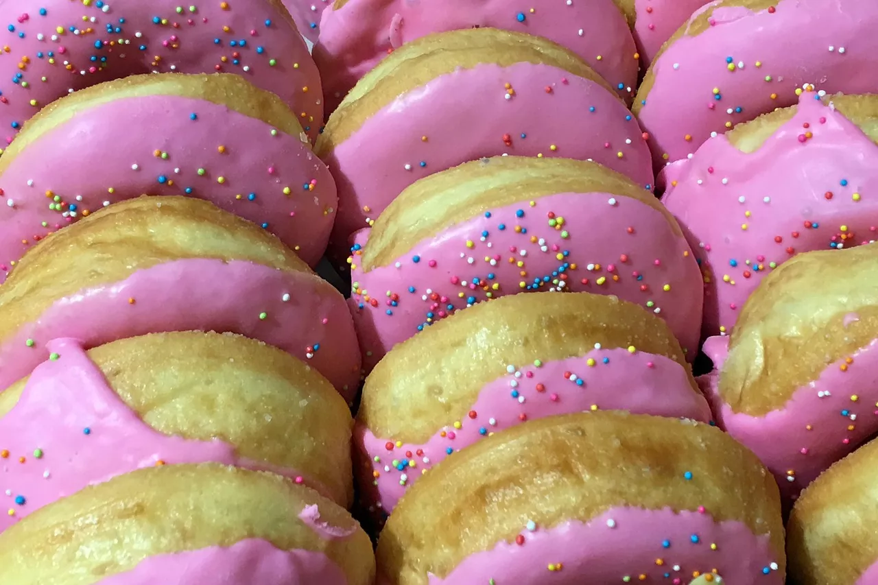 What’s America’s Favorite Donut Shop? > Paragraphs