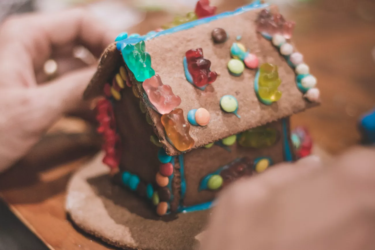 Keeping Your Delta-8 THC Edibles Fresh Throughout the Holiday Season
